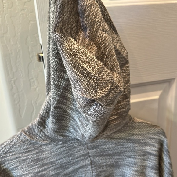 NWT LoveStich Gray Poncho Hoodie - Picture 7 of 8